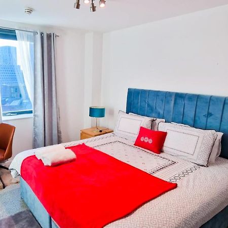 Lovely 2-bedroom apartment, FREE Parking Manchester Buitenkant foto