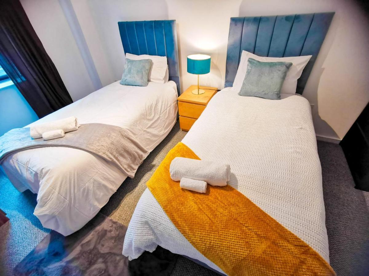 Lovely 2-bedroom apartment, FREE Parking Manchester Buitenkant foto