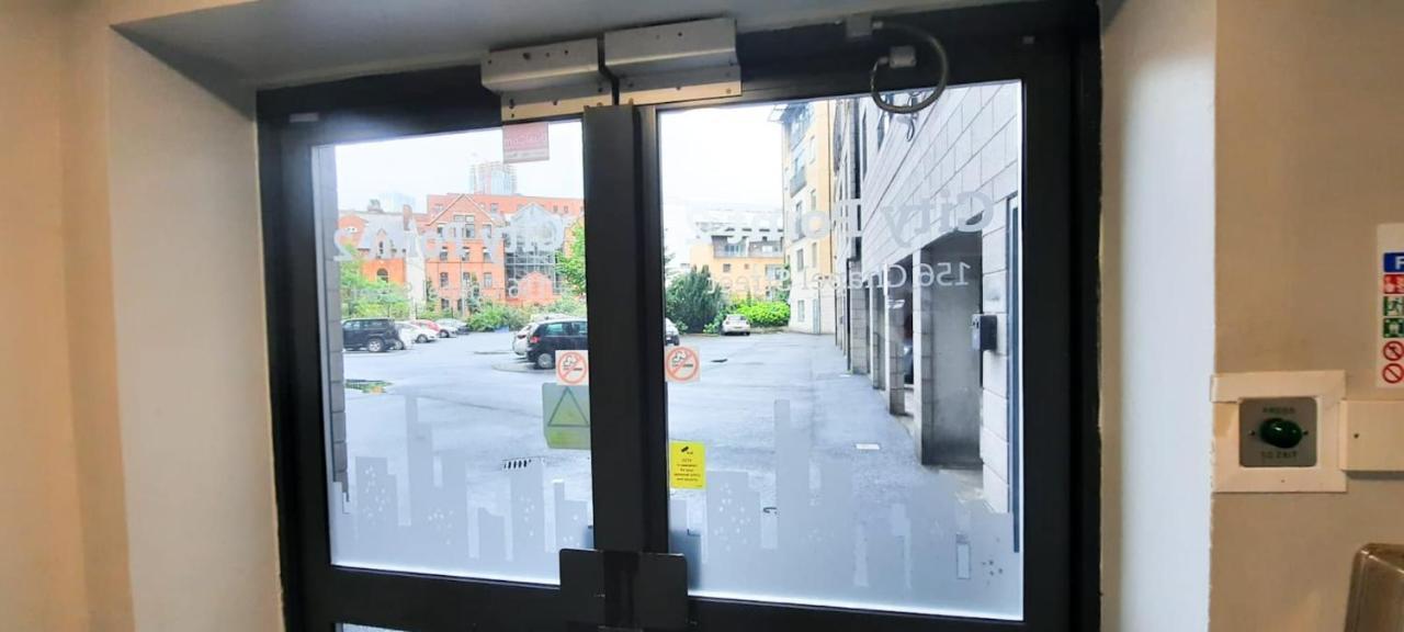 Lovely 2-bedroom apartment, FREE Parking Manchester Buitenkant foto