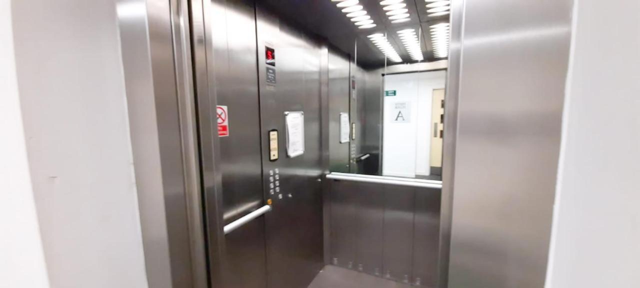 Lovely 2-bedroom apartment, FREE Parking Manchester Buitenkant foto