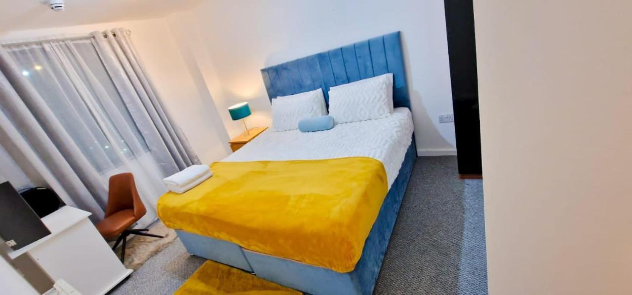 Lovely 2-bedroom apartment, FREE Parking Manchester Buitenkant foto