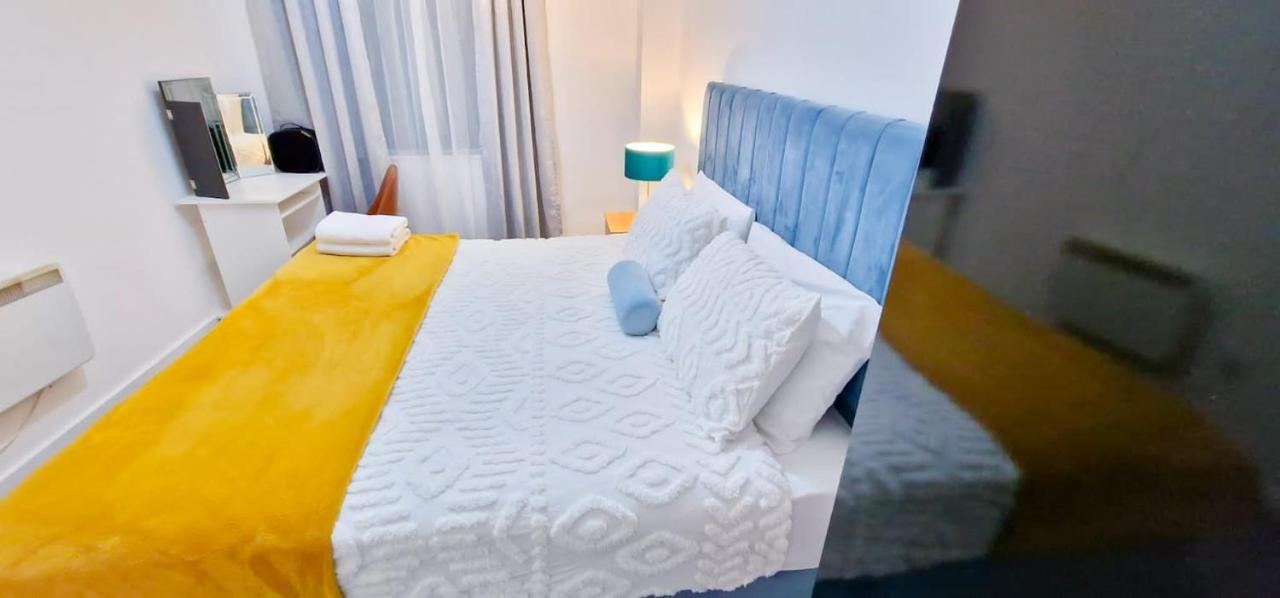 Lovely 2-bedroom apartment, FREE Parking Manchester Buitenkant foto