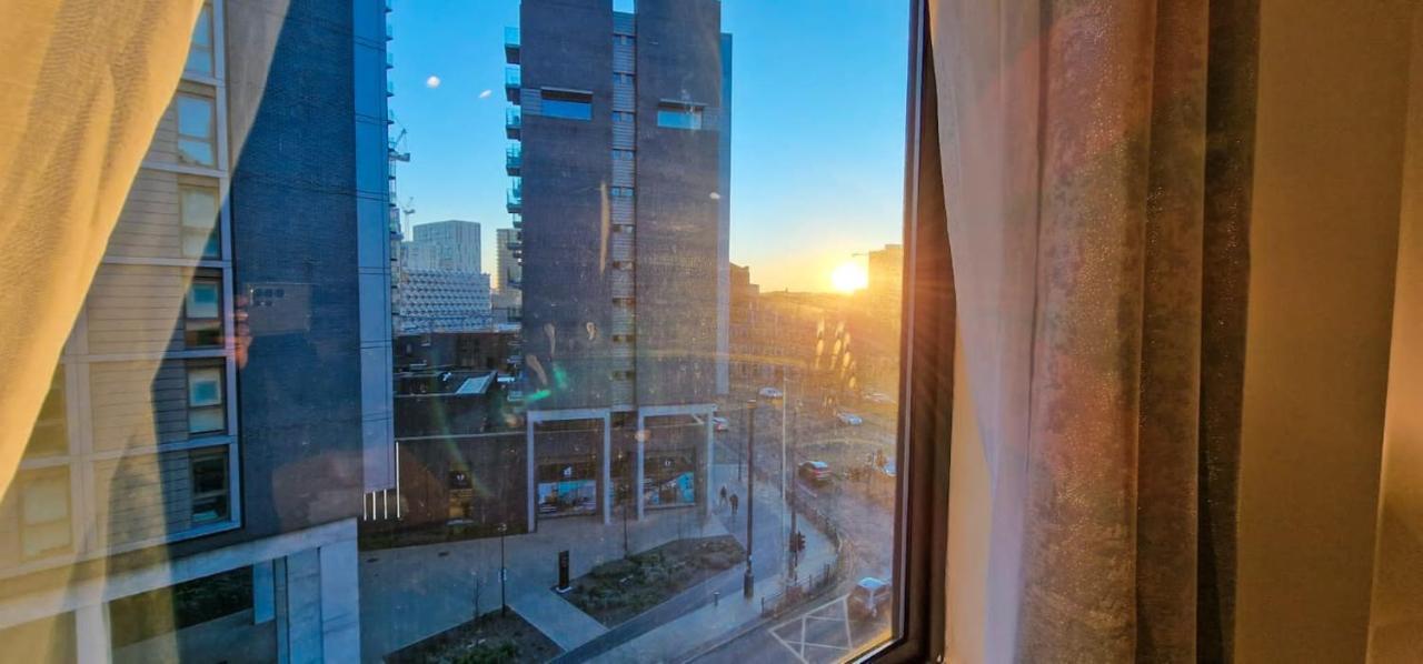 Lovely 2-bedroom apartment, FREE Parking Manchester Buitenkant foto
