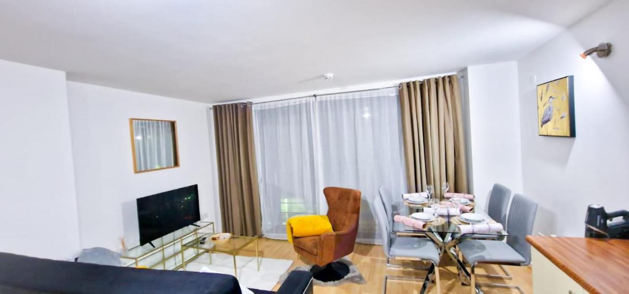 Lovely 2-bedroom apartment, FREE Parking Manchester Buitenkant foto